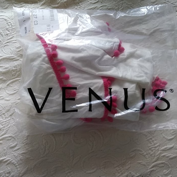 NIB. VENUS , Pompom Frill Top - Picture 5 of 6